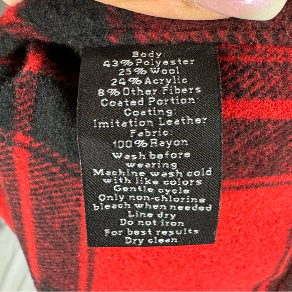 NWT Rock & Republic Womens Plaid Fringe Faux Leather Trim Poncho Red/Black - Picture 11 of 13